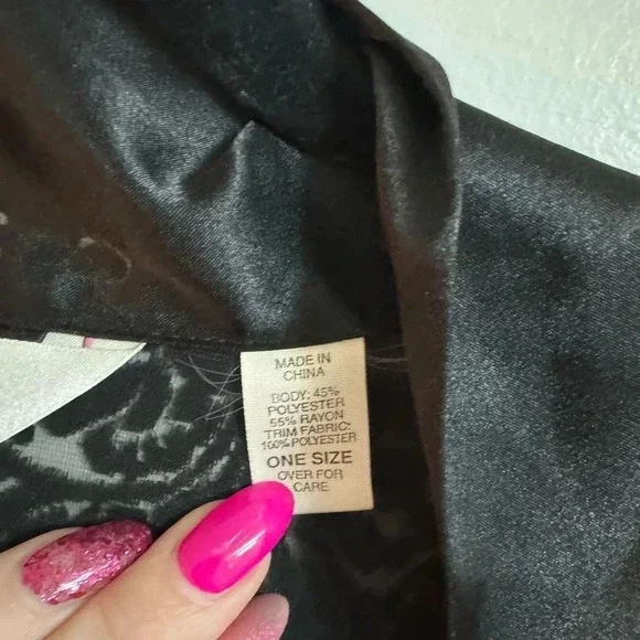 VTG Victoria’s Secret Black Lace Kimono Open Robe Coverup One Size Bohemian EUC - Picture 7 of 14